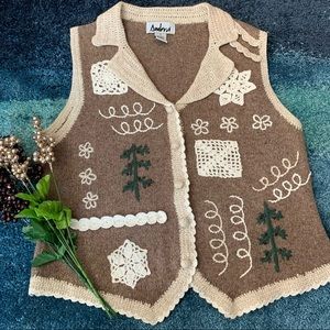 SOLD - Ambra Vintage Grandmacore Floral Sweater Vest Size Small